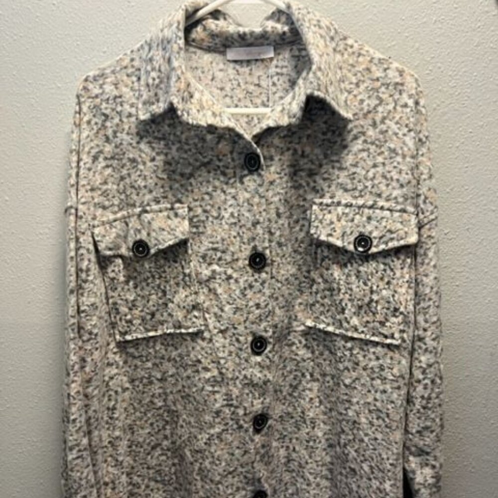 Ces Femme Button-Up Shirt Jacket Long Sleeve Medium‎ dual chest pockets comfort